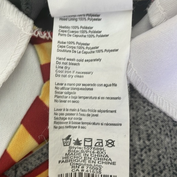 Hermione Dress and Gryffindor Robe (Harry Potter) - Picture 6 of 7